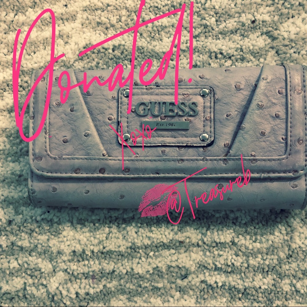 Lilac French-fold Wallet | Guess